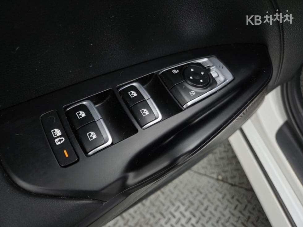 Kia K5 3rd Gen2.0 Gasoline Prestige - 14