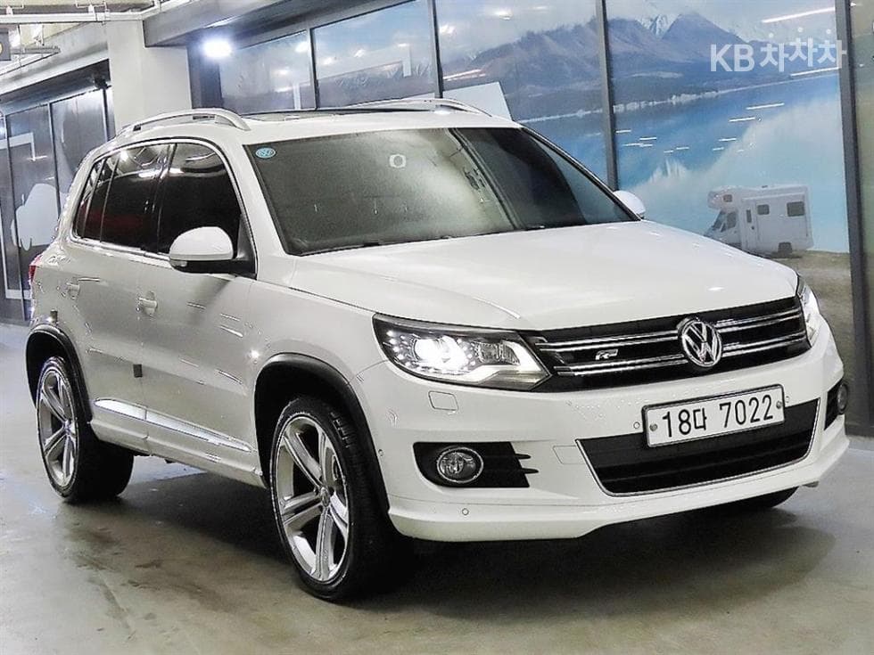 Volkswagen New Tiguan 2.0 Turbo Diesel Injection R-라Seater 5N - Image 1