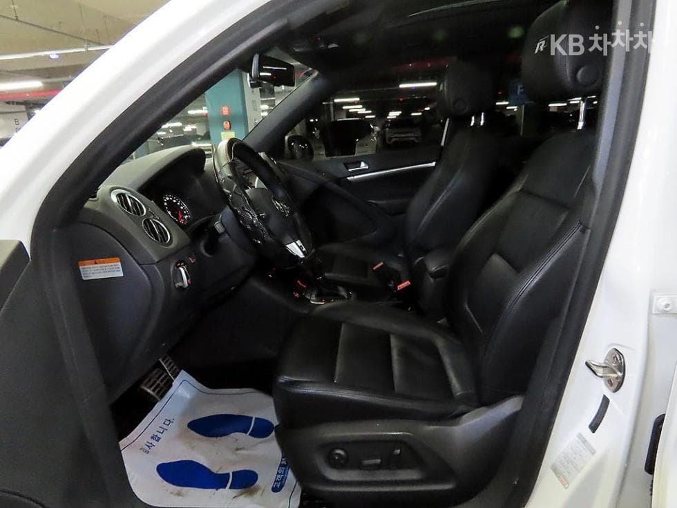 Volkswagen Нов Tiguan2.0 Турбо Дизел Инжекция R-라Местен 5N - 6