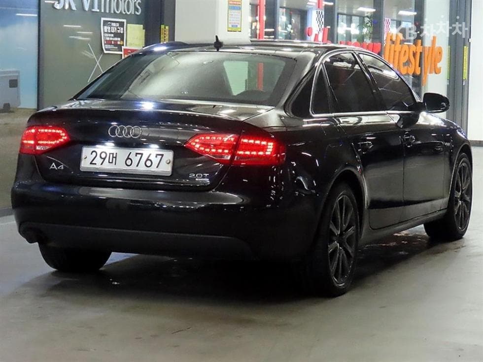 Audi NEW A42.0 TFSI 콰트로 B8 - 4