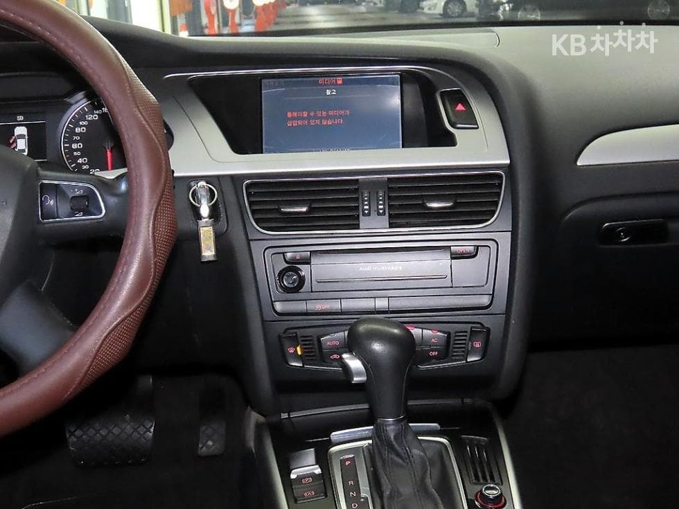 Audi NEW A42.0 TFSI 콰트로 B8 - 11