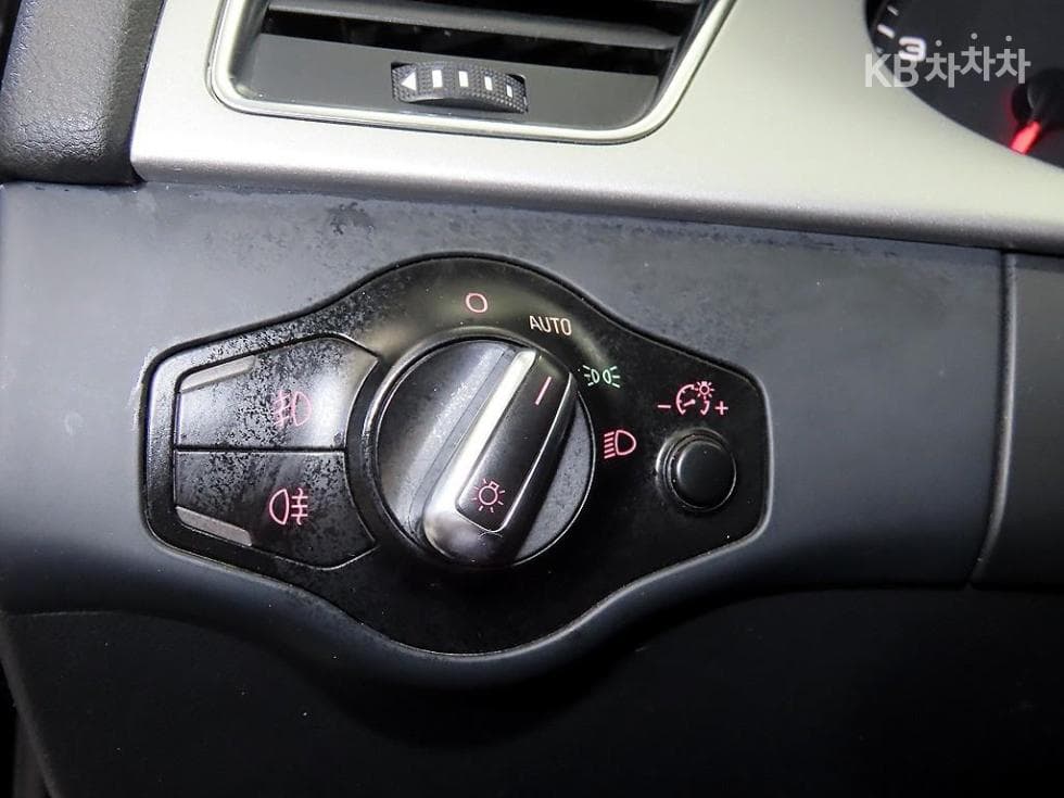 Audi NEW A42.0 TFSI 콰트로 B8 - 14