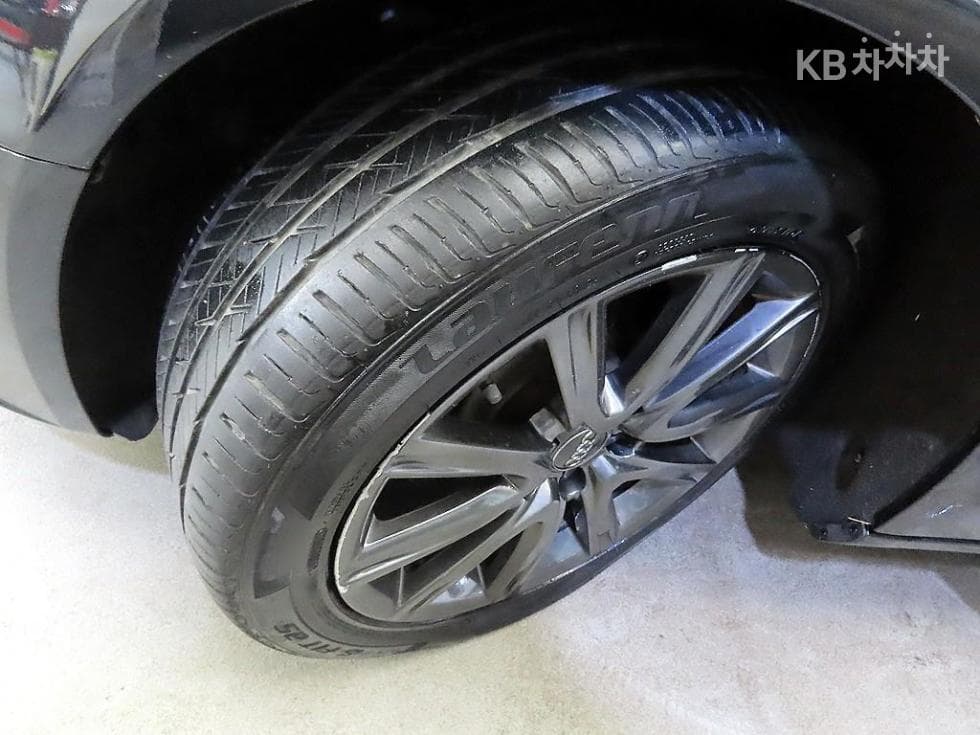 Audi NEW A42.0 TFSI 콰트로 B8 - 19