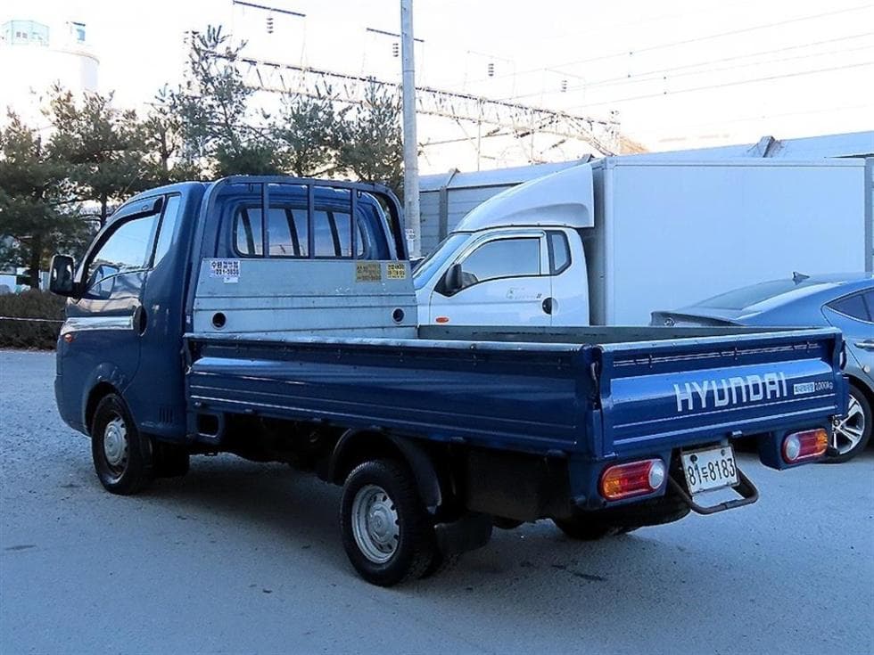 Hyundai Porter 2Extra Long Super Cab CRDi DLX Standard - 3