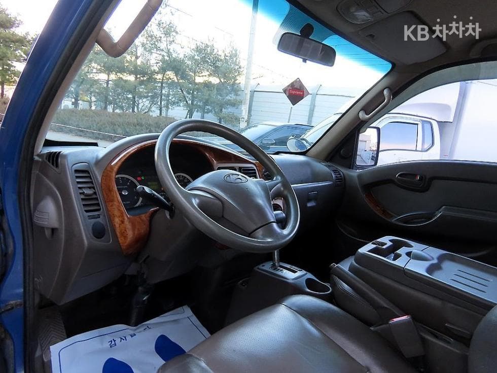 Hyundai Porter 2Extra Long Super Cab CRDi DLX Standard - 7