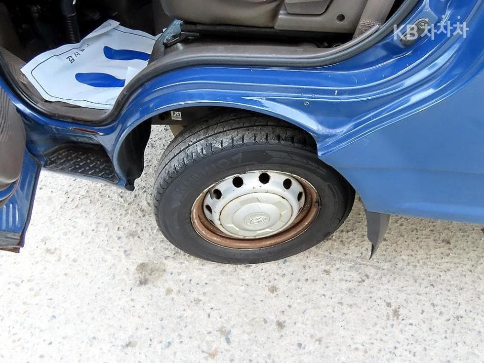 Hyundai Porter 2Extra Long Super Cab CRDi DLX Standard - 14