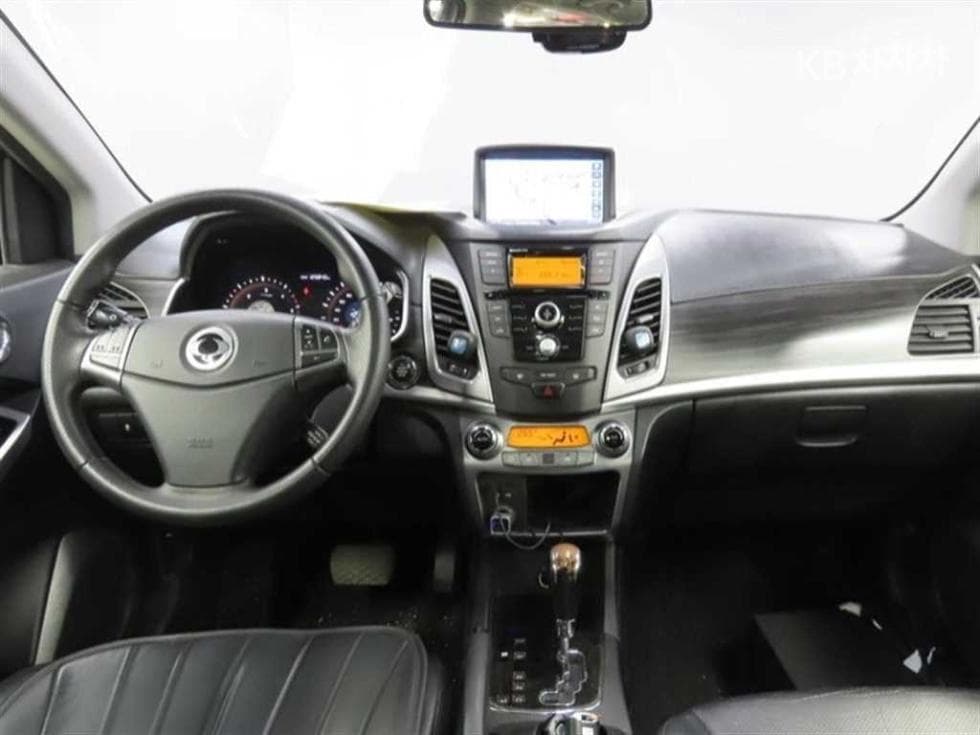 KG Mobility New코란도 C2.0 어드벤처 60th 에디션 2WD - 3