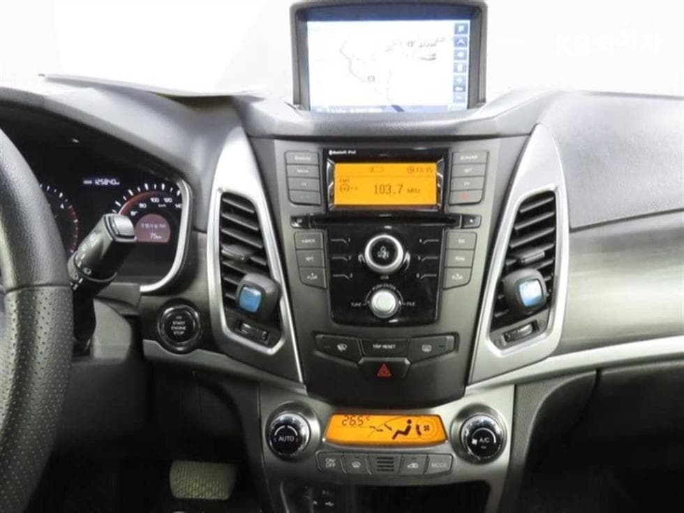 KG Mobility New코란도 C2.0 어드벤처 60th 에디션 2WD - 5