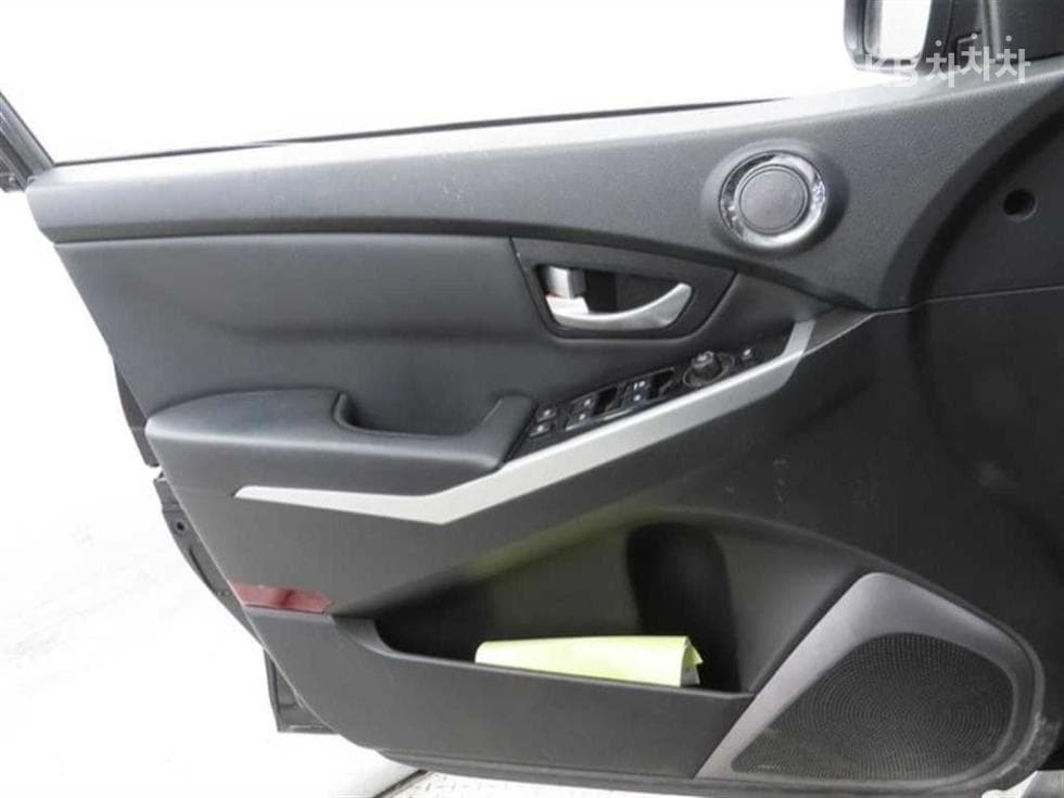 KG Mobility New코란도 C2.0 어드벤처 60th 에디션 2WD - 6