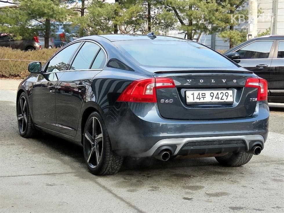 Volvo S60T5 Второ поколение - 3