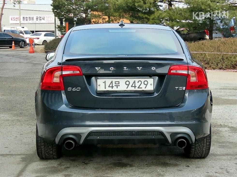 Volvo S60T5 Второ поколение - 4