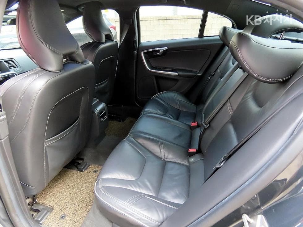 Volvo S60T5 Второ поколение - 6