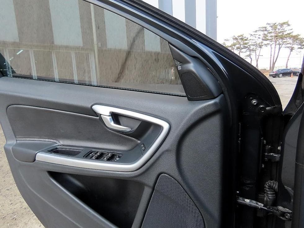 Volvo S60T5 Второ поколение - 11