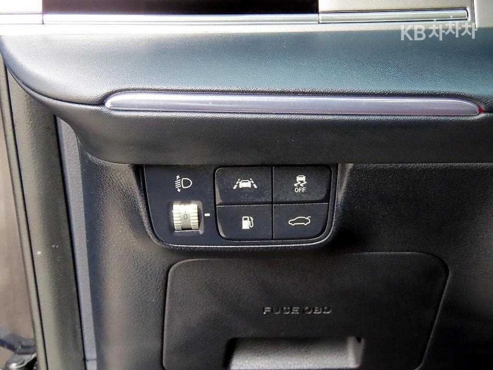 Hyundai The New (facelift) Grandeur (Azera)3.3 Exclusive - 11