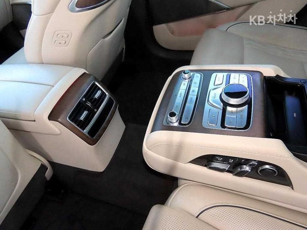 Kia 더 K93.8 GDI AWD 그랜드 플래티넘 - 16