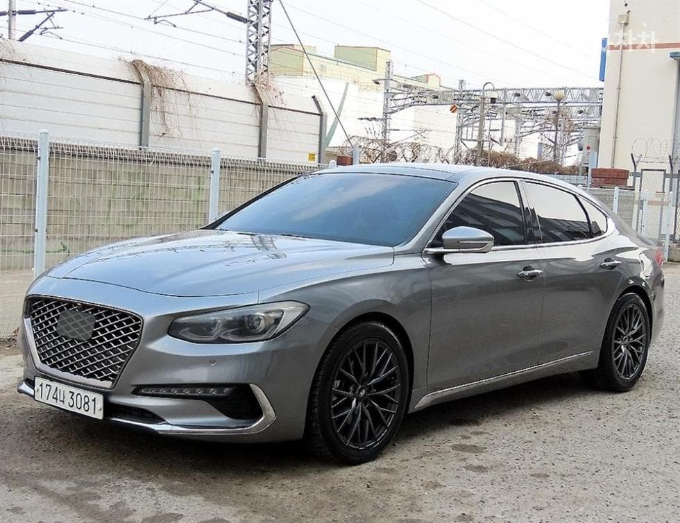 Hyundai Grandeur (Azera)IG Diesel 2.2 Premium Standard - Image 1