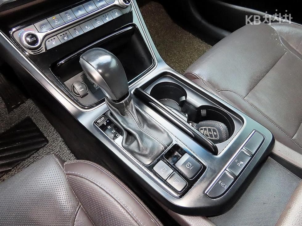 Hyundai Grandeur (Azera)IGDiesel 2.2 Premium Standard - 11