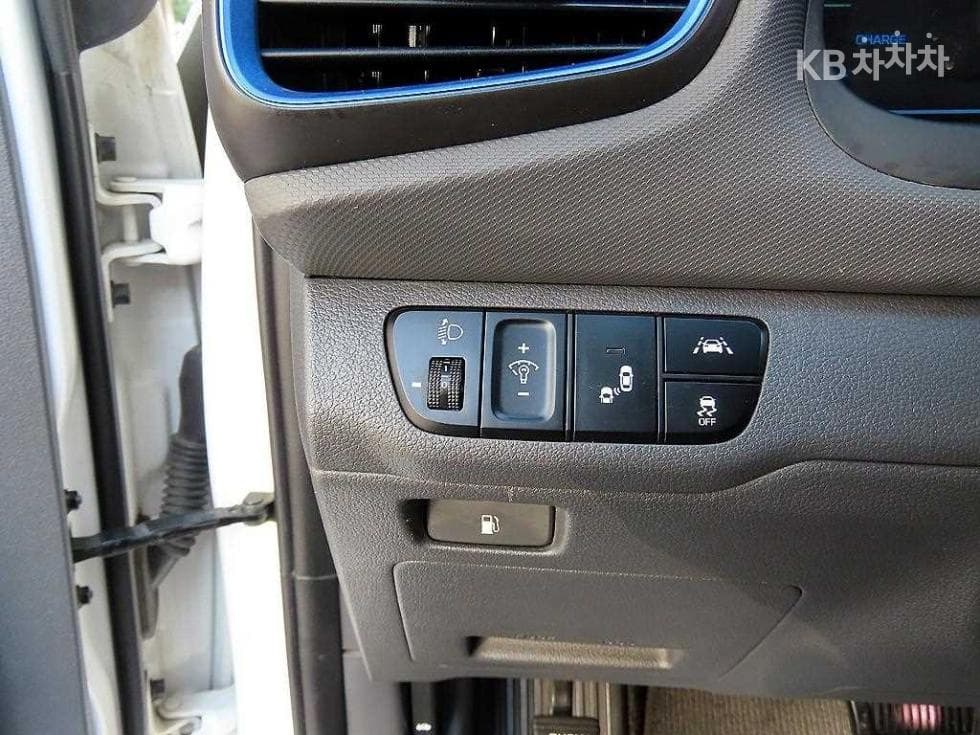 Hyundai IONIQ (Original Model)N - 12