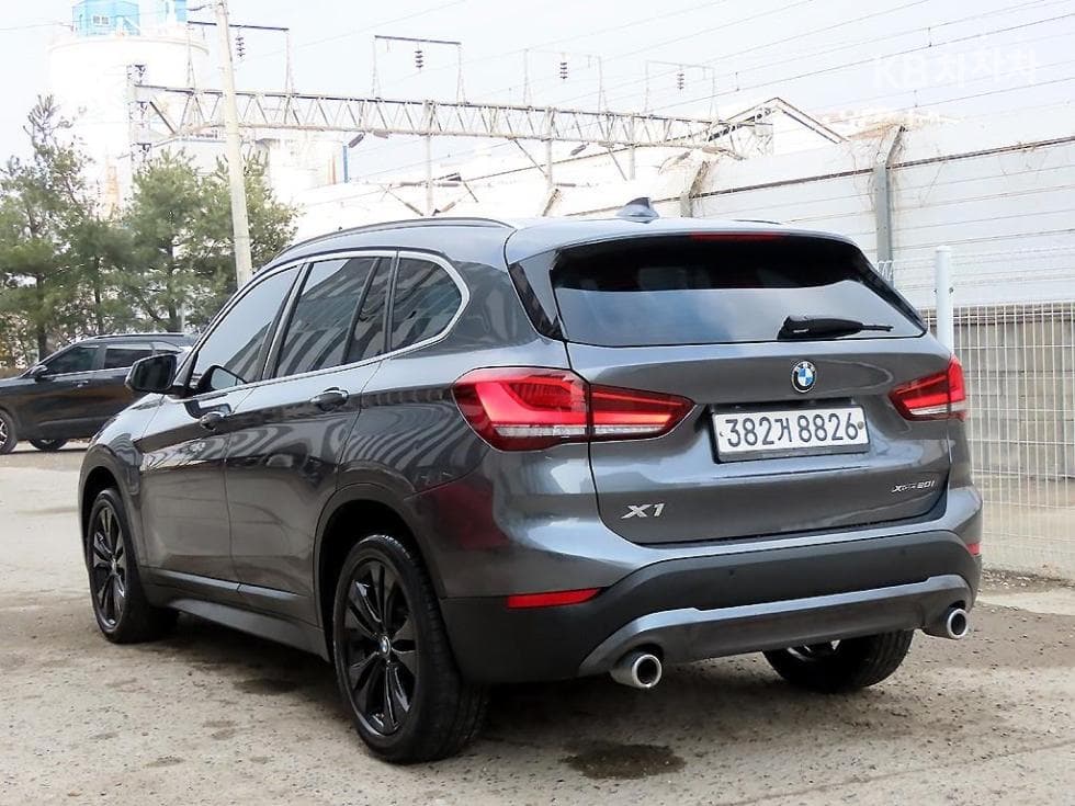 BMW X1 (F48)xDrive 20i xLine - 3
