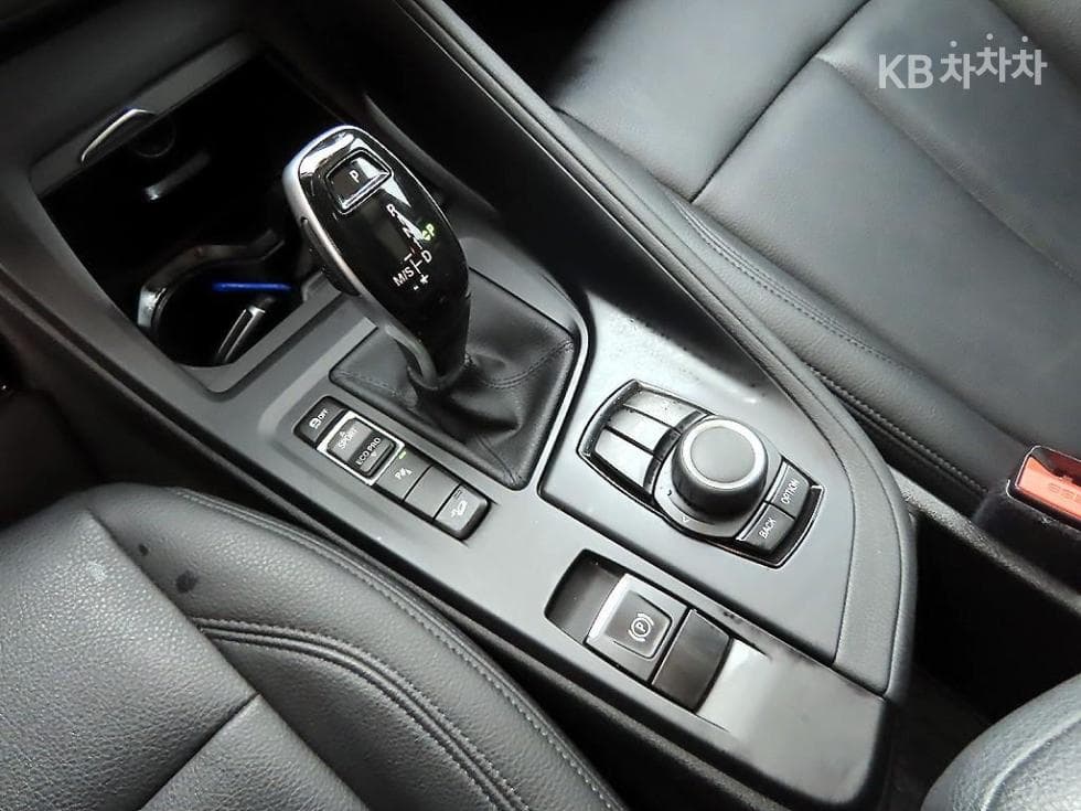 BMW X1 (F48)xDrive 20i xLine - 10