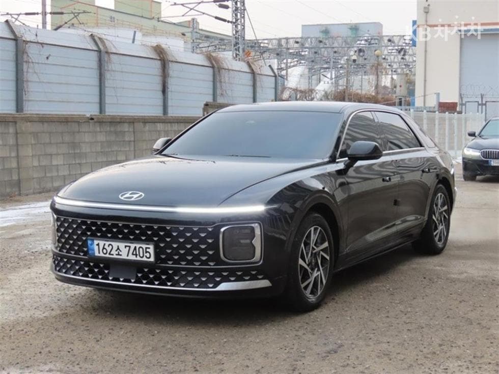 Hyundai The All New Grandeur (Azera) 2.5L gasoline 2WD Premium - Image 1