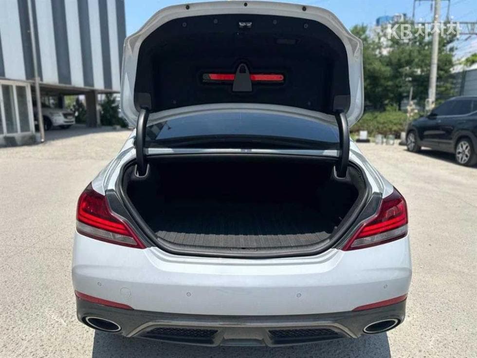 Genesis G702.0T Sport Package - 4