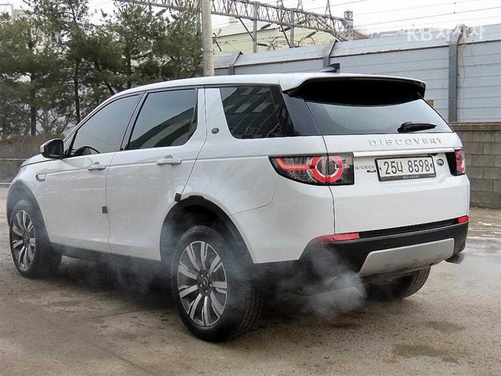 Land Rover 디스커버리 스포츠2.0 TD4 HSE Luxury - 3