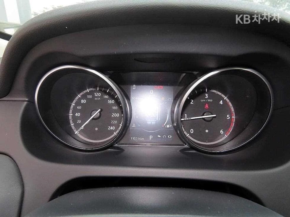 Land Rover 디스커버리 스포츠2.0 TD4 HSE Luxury - 9