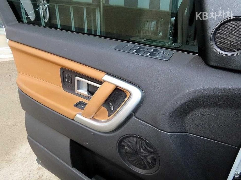 Land Rover 디스커버리 스포츠2.0 TD4 HSE Luxury - 11