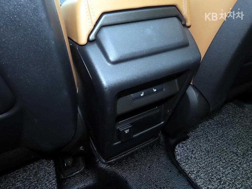 Land Rover 디스커버리 스포츠2.0 TD4 HSE Luxury - 16