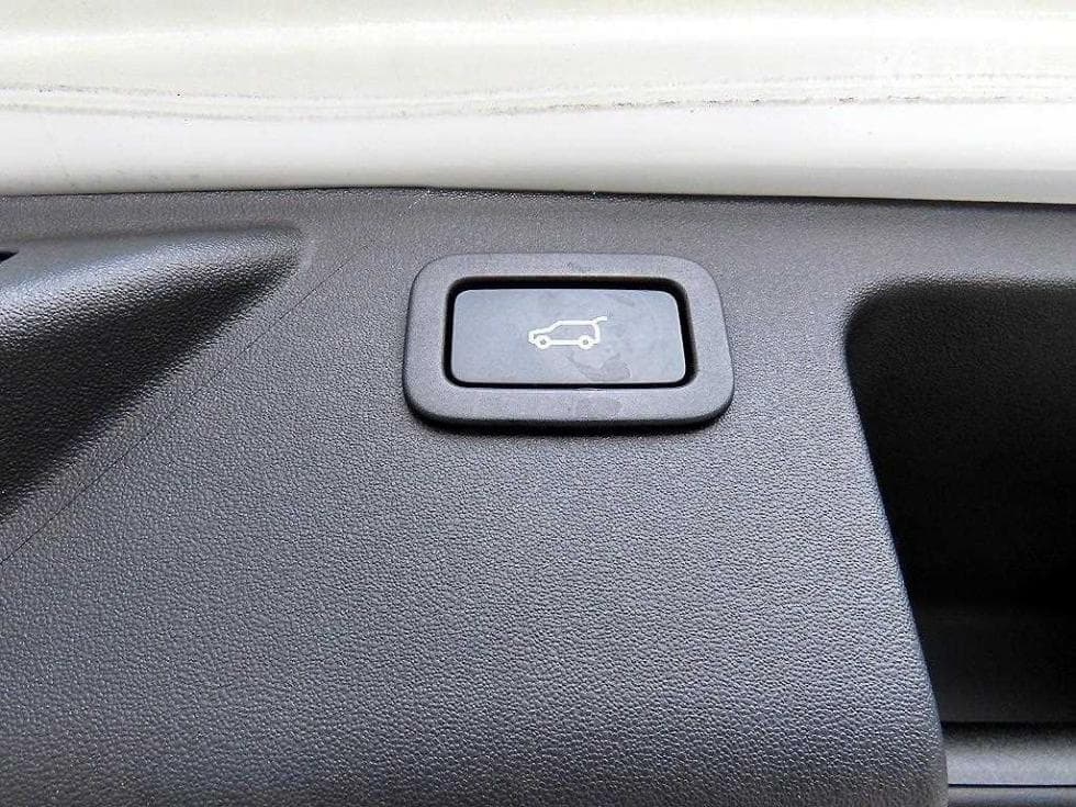 Land Rover 디스커버리 스포츠2.0 TD4 HSE Luxury - 17