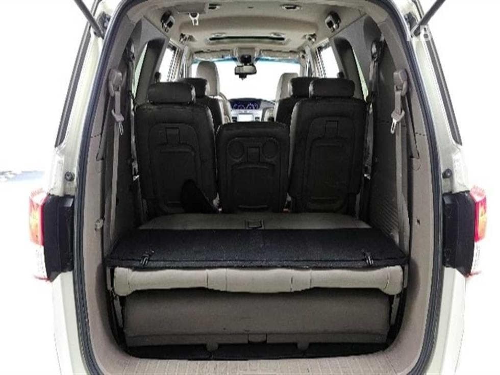 KG Mobility 코란도 투리스모9-seater 4WD TX - 18