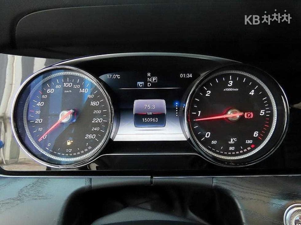 Mercedes-Benz E-Class (W213)E220d 4MATIC Avantgarde - 9