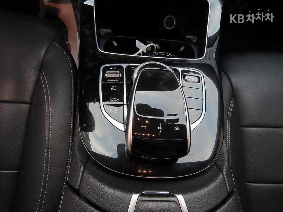 Mercedes-Benz E-Class (W213)E220d 4MATIC Avantgarde - 13