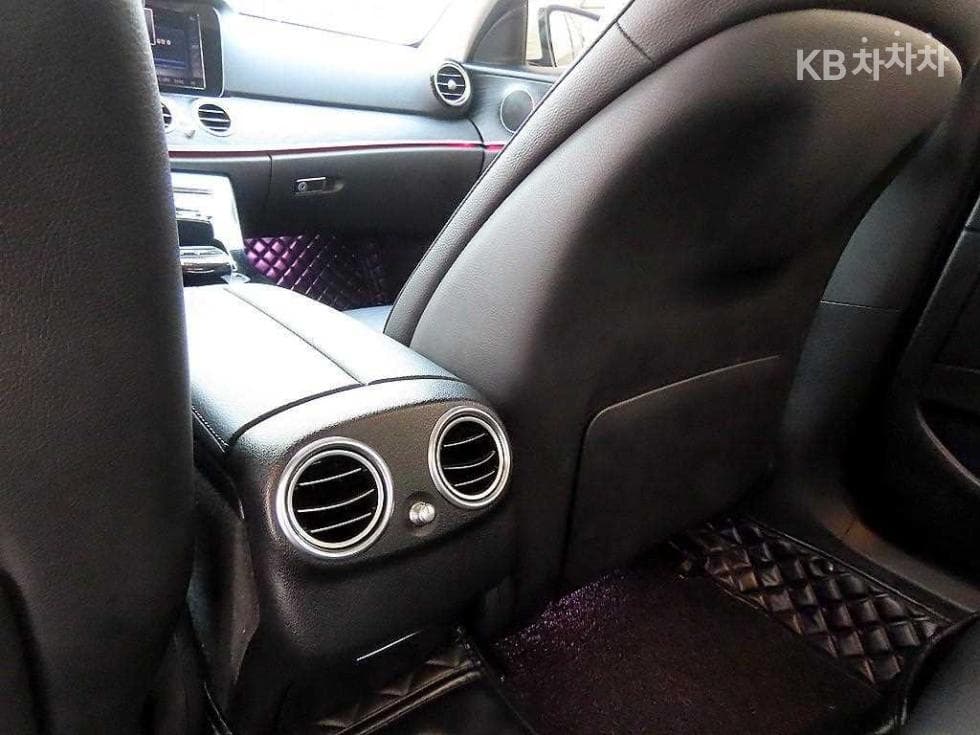 Mercedes-Benz E-Class (W213)E220d 4MATIC Avantgarde - 15