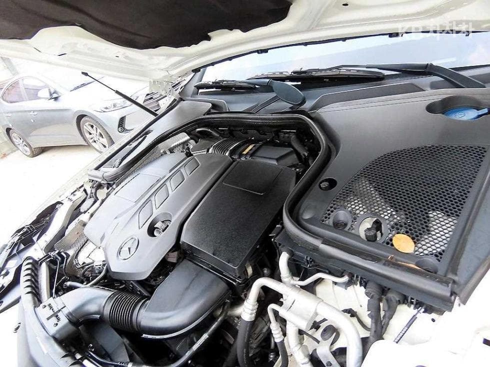 Mercedes-Benz E-Class (W213)E220d 4MATIC Avantgarde - 19