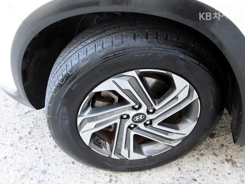 Hyundai The New (facelift) Santa Fe TMDiesel 2.2 2WD Premium 초이스 - 20