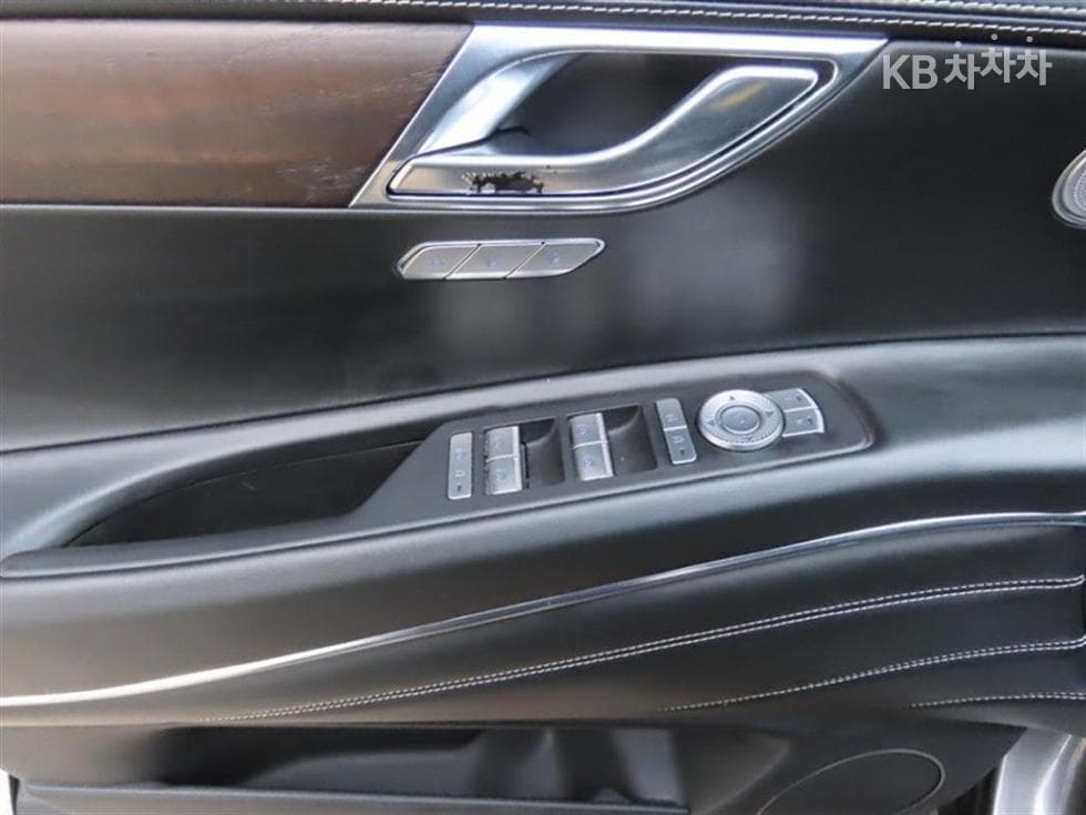 Genesis GV803.0 Diesel AWD - 7