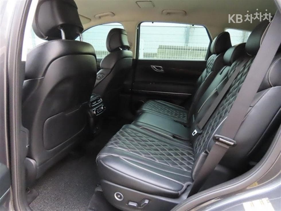 Genesis GV803.0 Diesel AWD - 8