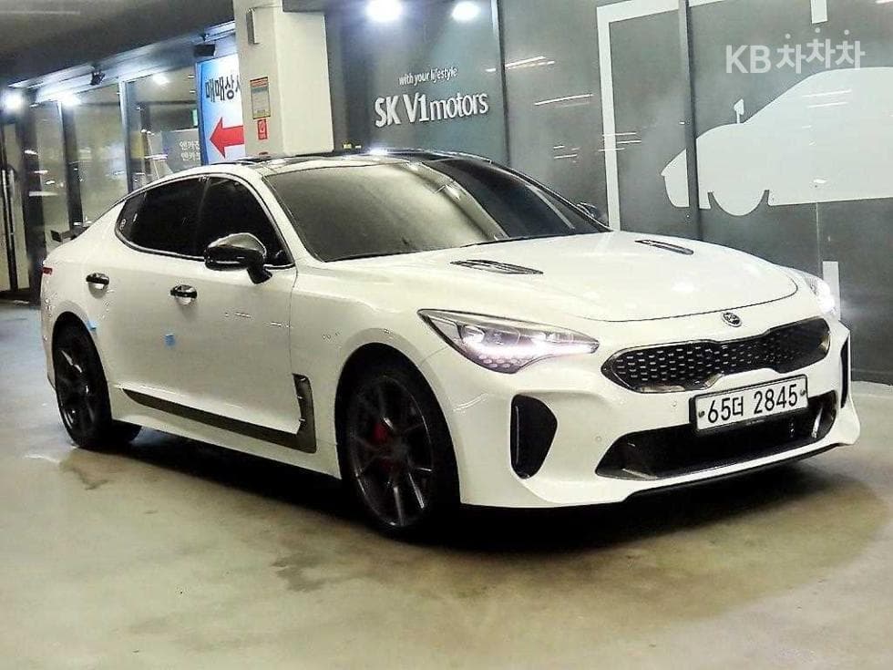 Kia Stinger 2.0 Turbo 4WD 플래티넘 - Image 1