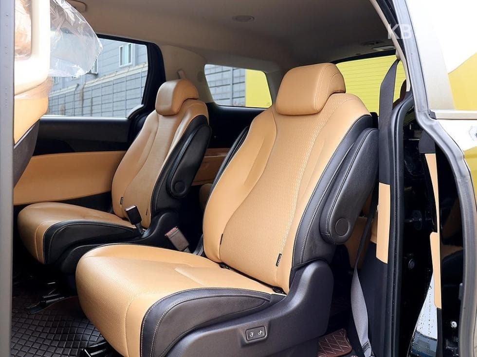 Kia Carnival 4th generationD2.2 9-seater Prestige - 12