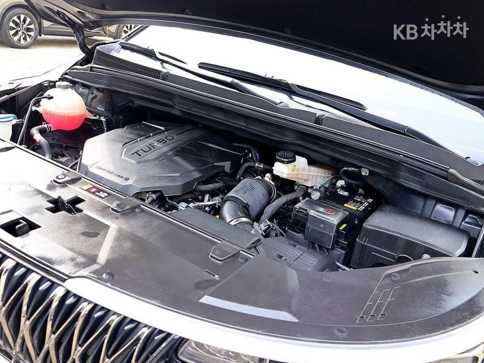 Kia Carnival 4th generationD2.2 9-seater Prestige - 19