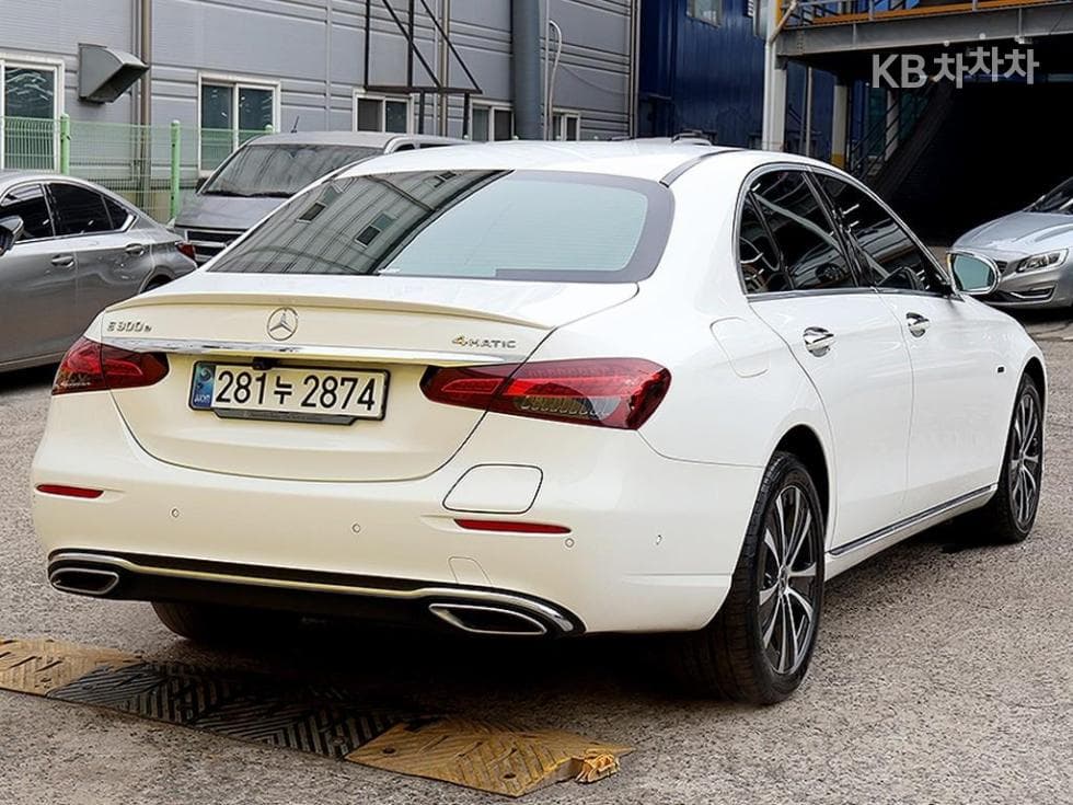 Mercedes-Benz E-Class (W213)E300e 4MATIC Exclusive - 4