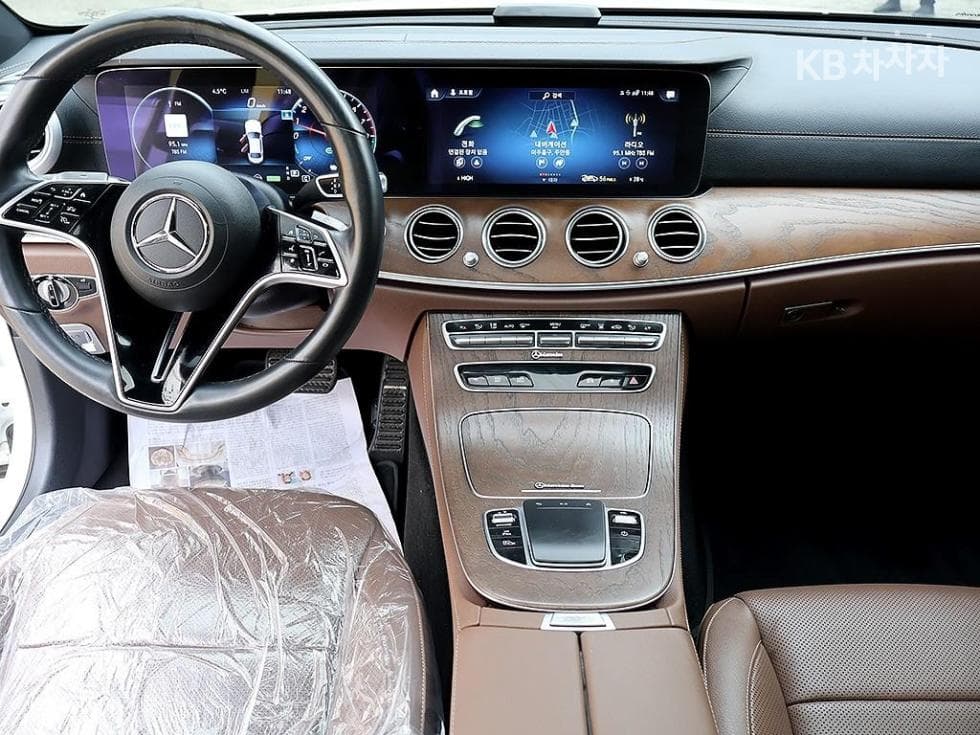 Mercedes-Benz E-Class (W213)E300e 4MATIC Exclusive - 5