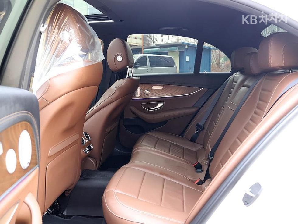 Mercedes-Benz E-Class (W213)E300e 4MATIC Exclusive - 12