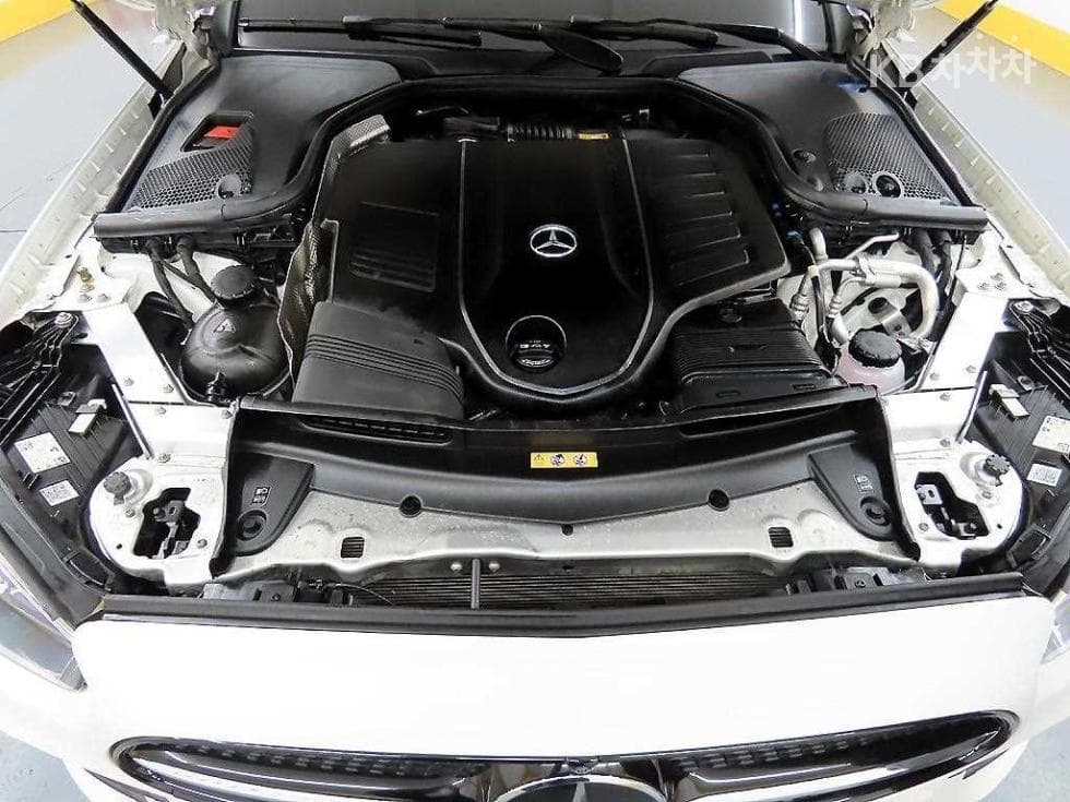 Mercedes-Benz E-Class (W213)E450 4MATIC Coupe Standard - 19