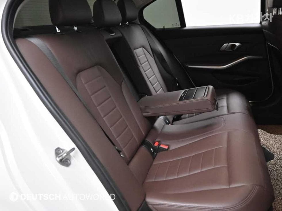 BMW 3 Series (G20)320d M Sport Package - 12