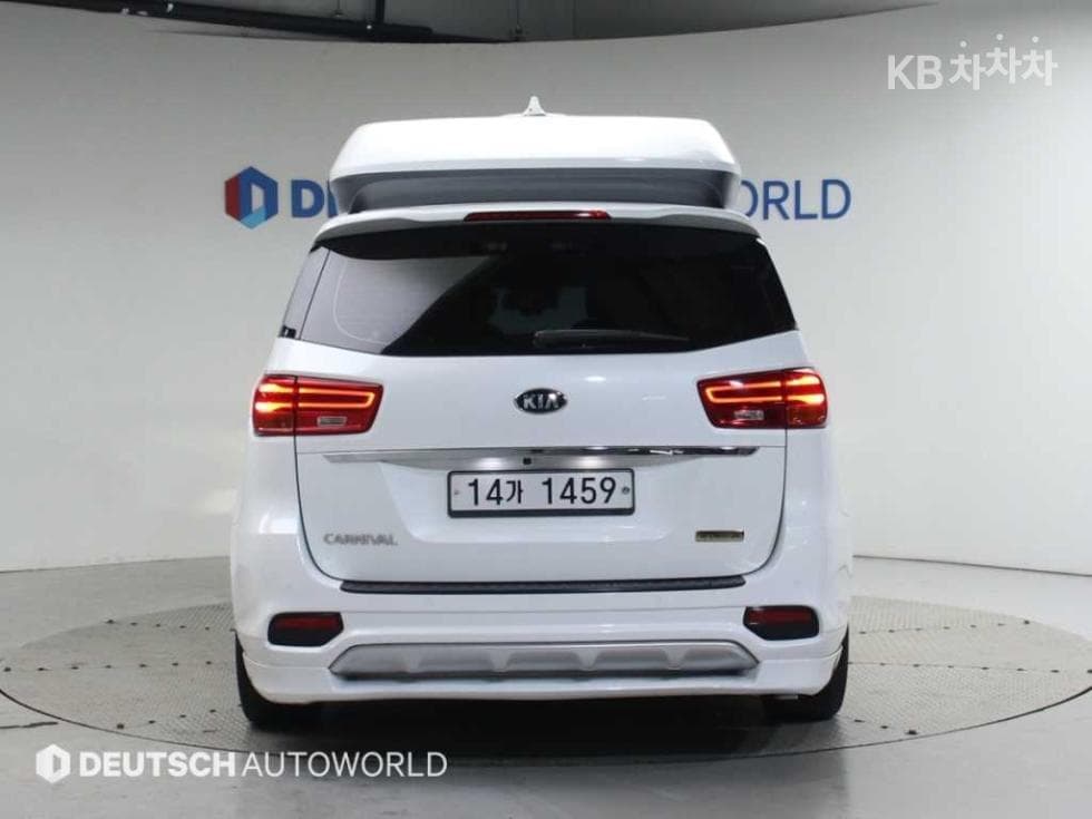 Киа The New (фейслифт) КанивалВисок Лимузин (Канивал) 2.2 Дизел 7-местен (Лимузин) President - 4