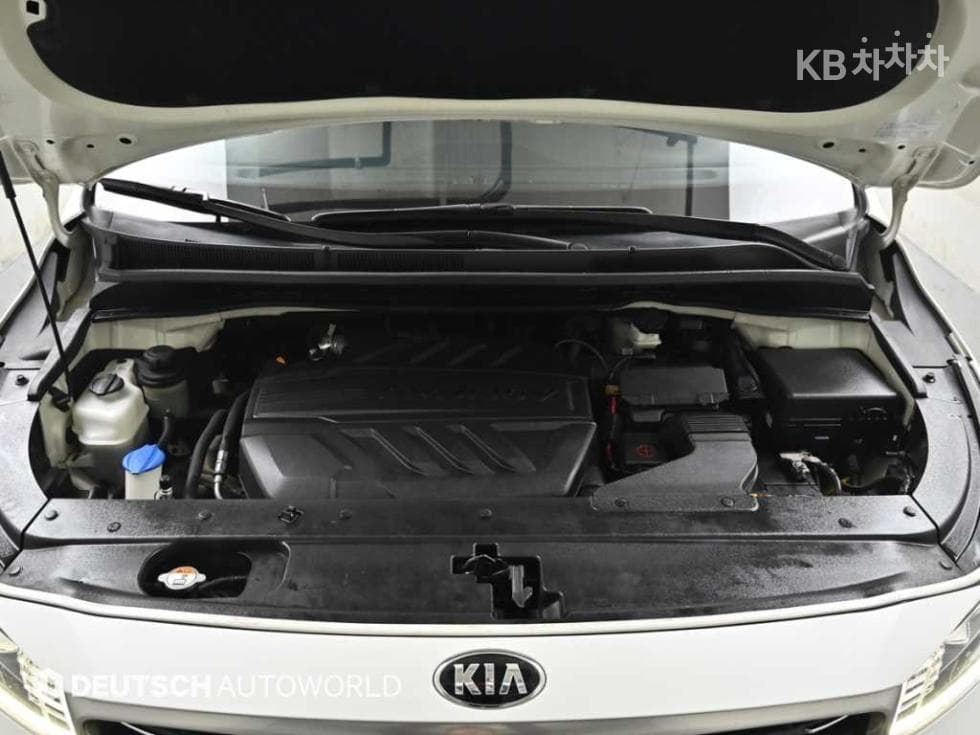 Киа The New (фейслифт) КанивалВисок Лимузин (Канивал) 2.2 Дизел 7-местен (Лимузин) President - 6