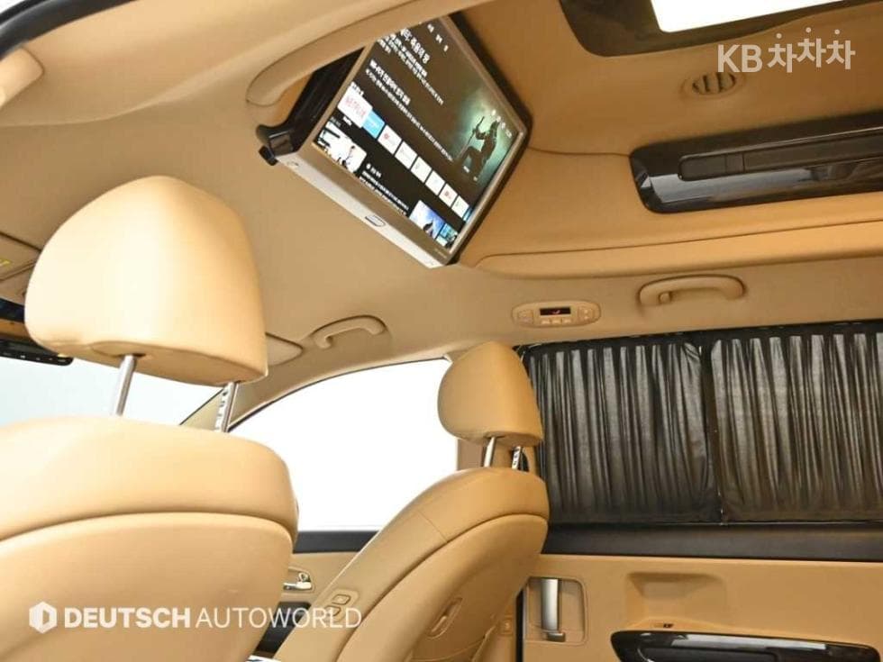 Киа The New (фейслифт) КанивалВисок Лимузин (Канивал) 2.2 Дизел 7-местен (Лимузин) President - 10